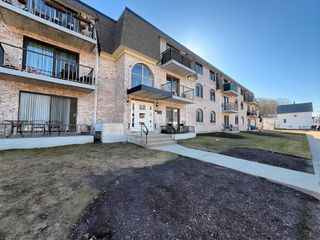 80 High St 101, Dedham, MA 02026