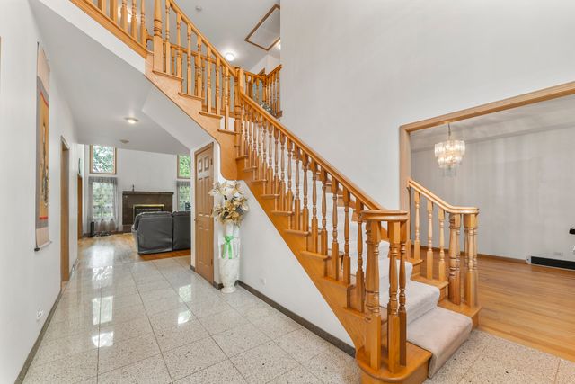 1007 Wildwood Lane, Mount Prospect, IL 60056