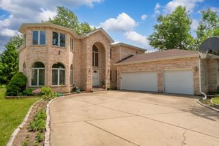 1007 Wildwood Lane, Mount Prospect, IL 60056