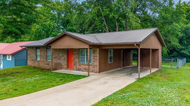 607 E 4th Place, Grove, OK 74344