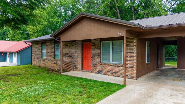 607 E 4th Place, Grove, OK 74344