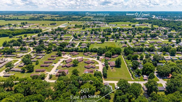 607 E 4th Place, Grove, OK 74344