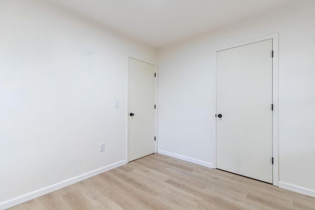 607 E 4th Place, Grove, OK 74344