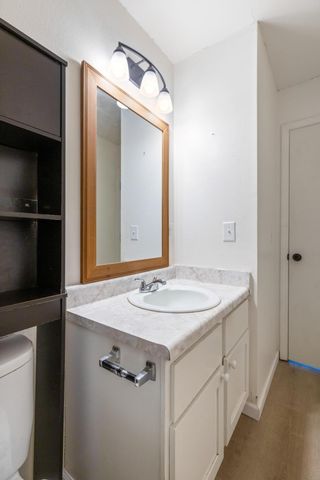 607 E 4th Place, Grove, OK 74344