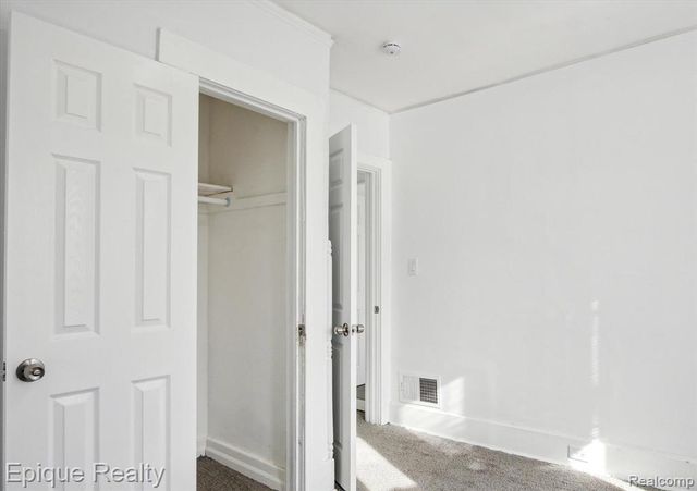 64 Glendale Street, Highland Park, MI 48203