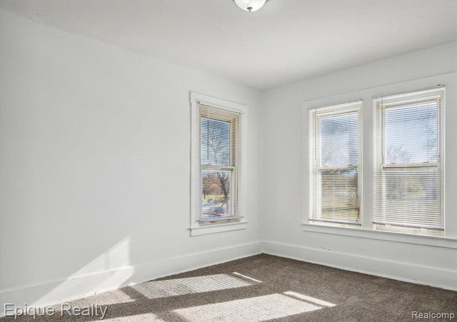 64 Glendale Street, Highland Park, MI 48203