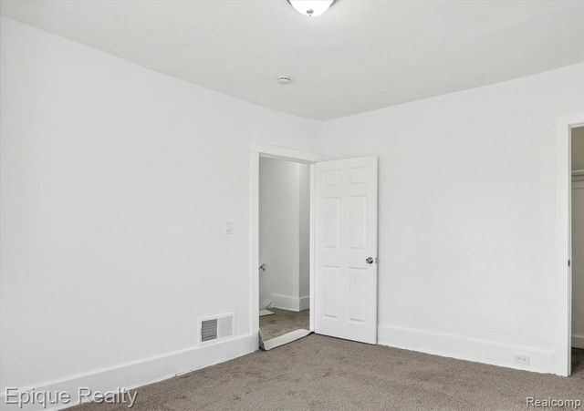 64 Glendale Street, Highland Park, MI 48203