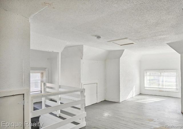 64 Glendale Street, Highland Park, MI 48203
