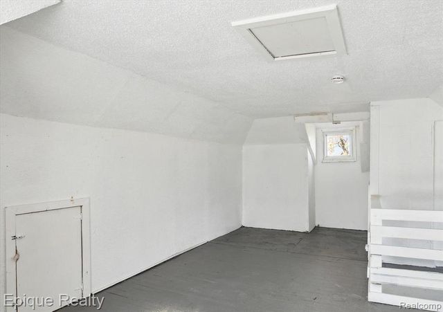 64 Glendale Street, Highland Park, MI 48203