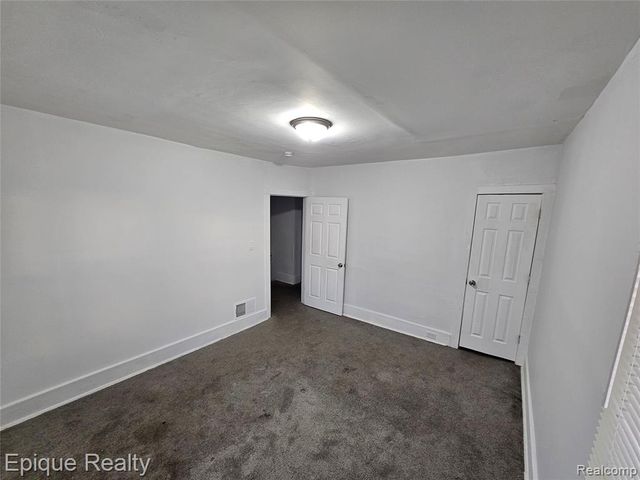 64 Glendale Street, Highland Park, MI 48203