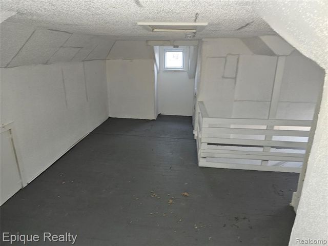 64 Glendale Street, Highland Park, MI 48203