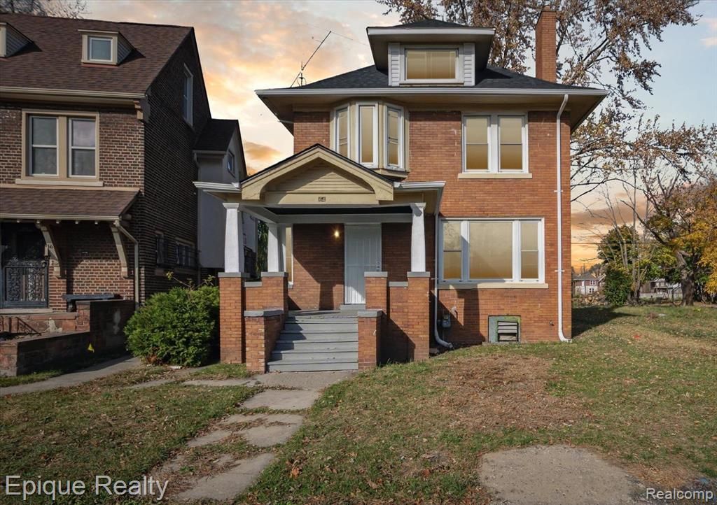 64 Glendale Street, Highland Park, MI 48203
