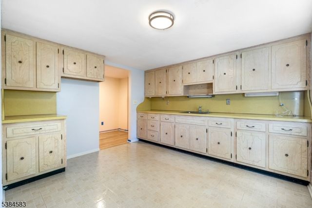 2 S Audlen Ter, Springfield Twp., NJ 07081