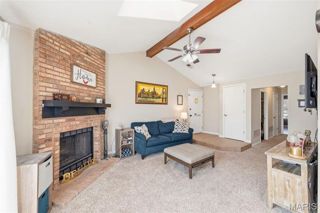 978 Windstream Drive 39, St Peters, MO 63376