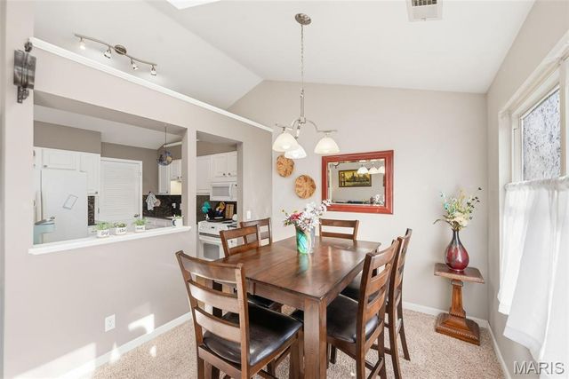 978 Windstream Drive 39, St Peters, MO 63376