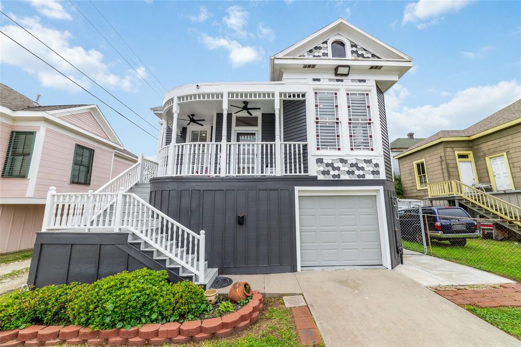 1611 19th Street, Galveston, TX 77550