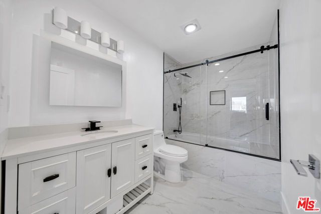 23500 Aetna Street, Woodland Hills (los Angeles), CA 91367