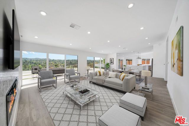 23500 Aetna Street, Woodland Hills (los Angeles), CA 91367