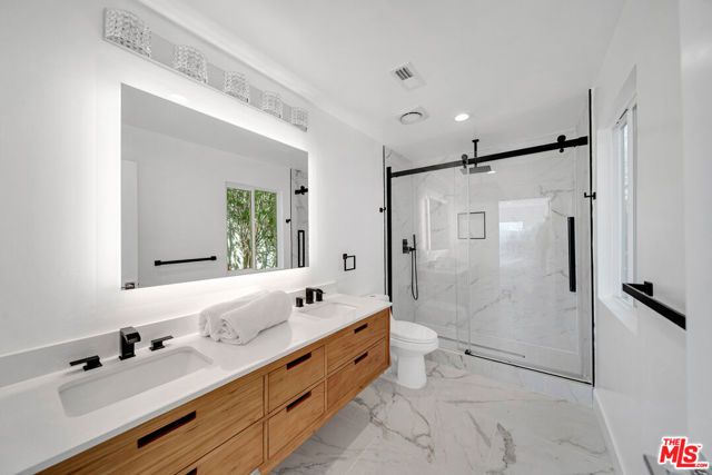 23500 Aetna Street, Woodland Hills (los Angeles), CA 91367