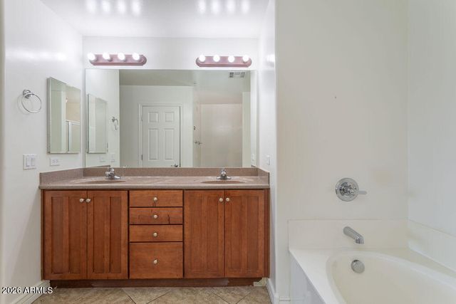 5450 E Deer Valley Drive 4198, Phoenix, AZ 85054