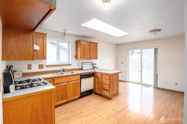1418 E 59th Street, Tacoma, WA 98404