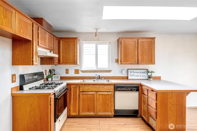 1418 E 59th Street, Tacoma, WA 98404