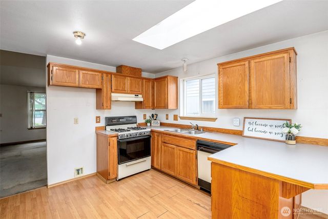 1418 E 59th Street, Tacoma, WA 98404