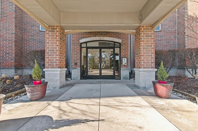 2116 Country Club Drive, St Clair Shores, MI 48082