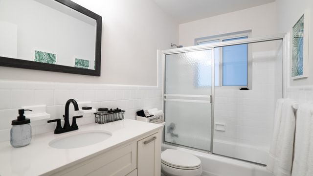 1905 NE 2ND Street 2, Pompano Beach, FL 33060