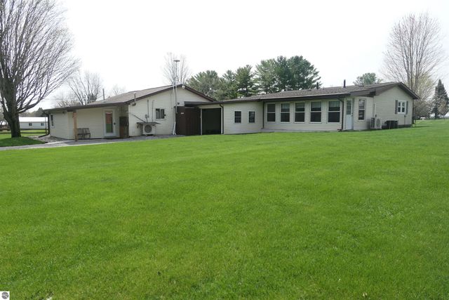 6264 Wildwood Drive, Elwell, MI 48832
