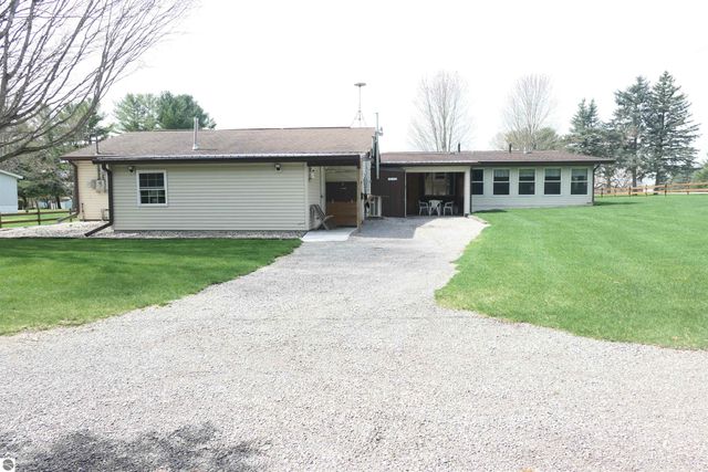 6264 Wildwood Drive, Elwell, MI 48832
