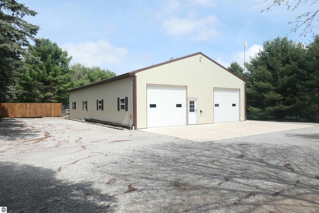 6264 Wildwood Drive, Elwell, MI 48832