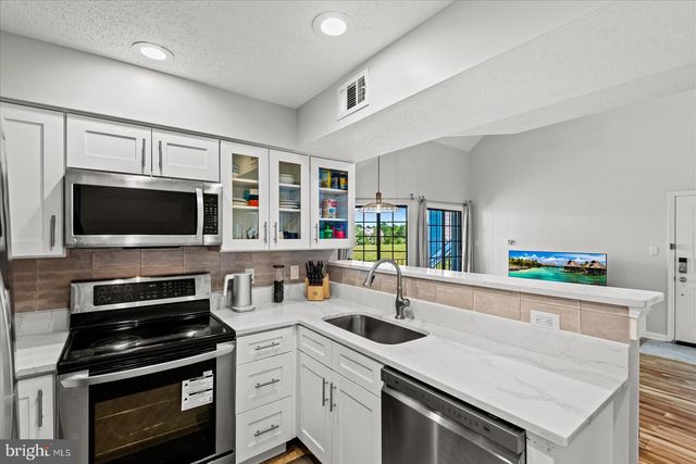 6000-F MERSEY OAKS WAY, Alexandria, VA 22315