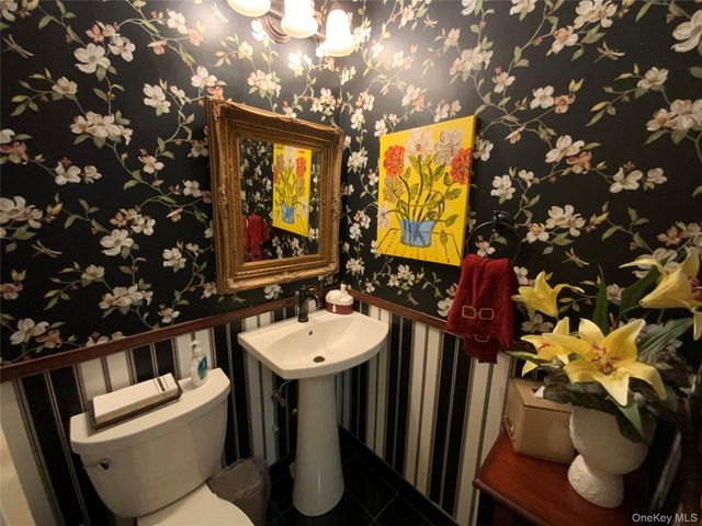 26910 Grand Central Parkway 16N, Floral Park, NY 11005