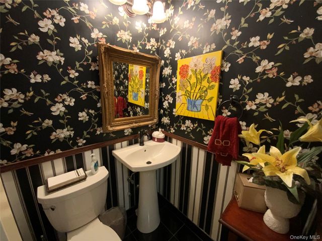 26910 Grand Central Parkway 16N, Floral Park, NY 11005