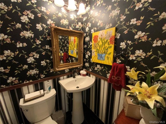 26910 Grand Central Parkway 16N, Floral Park, NY 11005