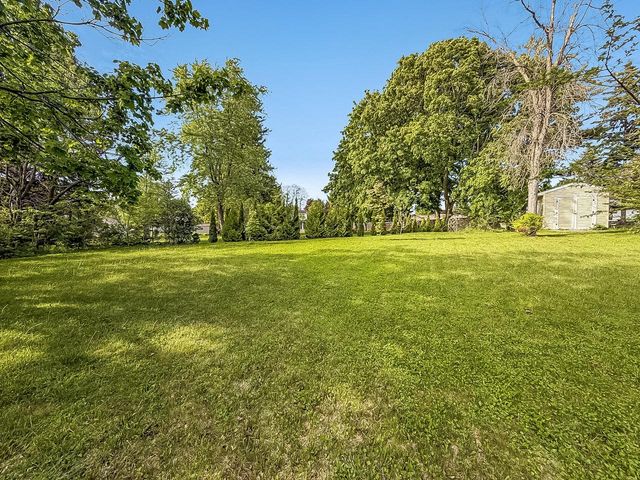 2306 Pleasant AVENUE, New Holstein, WI 53061
