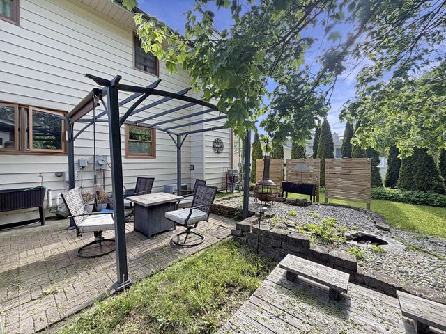 2306 Pleasant AVENUE, New Holstein, WI 53061