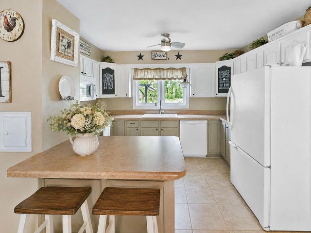 2306 Pleasant AVENUE, New Holstein, WI 53061