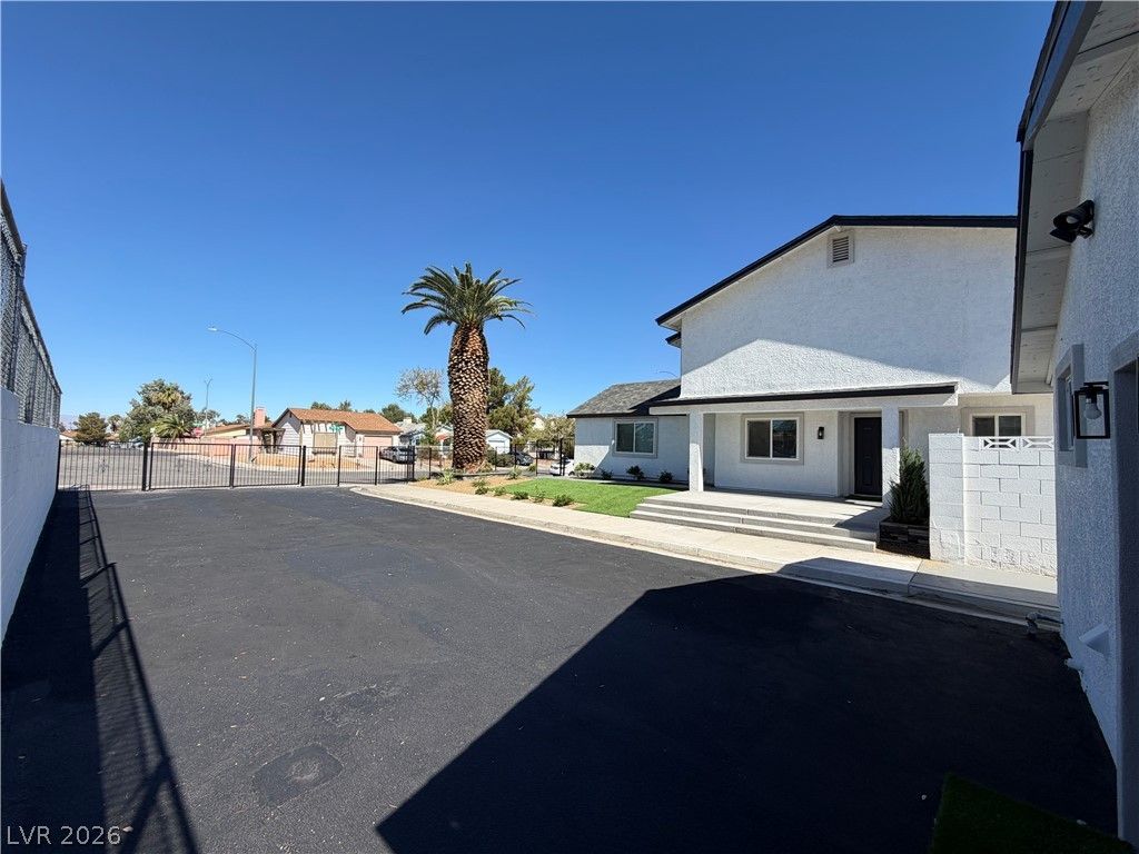 500 Grimsby Avenue, Henderson, NV 89014 — photo 4