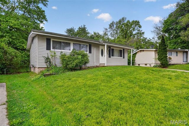 10253 Green Valley Drive, St Louis, MO 63136
