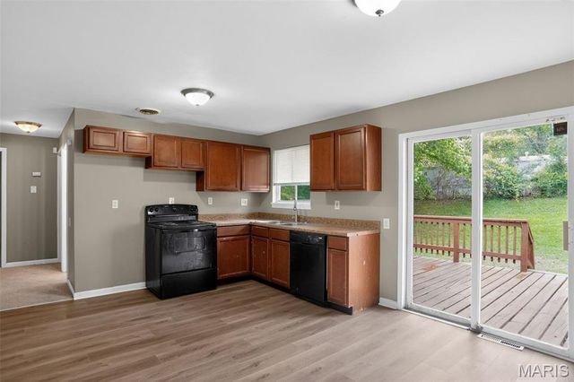 10253 Green Valley Drive, St Louis, MO 63136