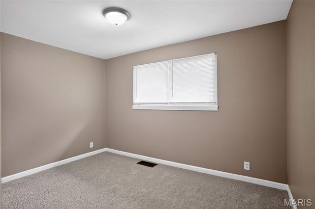 10253 Green Valley Drive, St Louis, MO 63136
