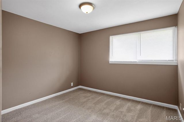 10253 Green Valley Drive, St Louis, MO 63136