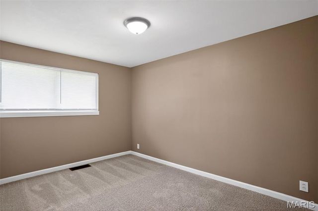 10253 Green Valley Drive, St Louis, MO 63136
