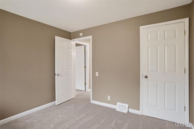 10253 Green Valley Drive, St Louis, MO 63136
