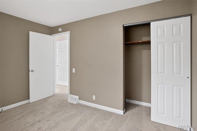 10253 Green Valley Drive, St Louis, MO 63136