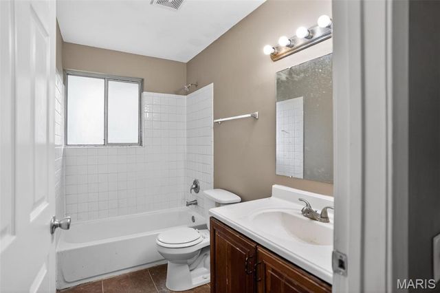 10253 Green Valley Drive, St Louis, MO 63136