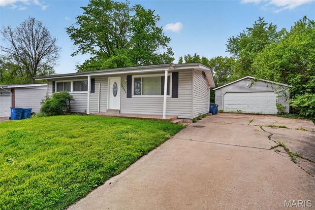 10253 Green Valley Drive, St Louis, MO 63136