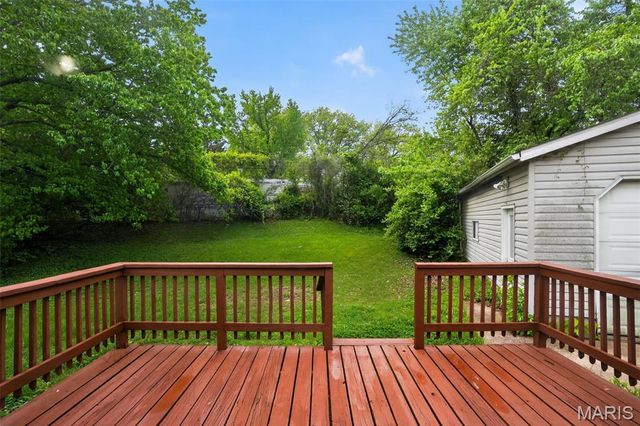 10253 Green Valley Drive, St Louis, MO 63136